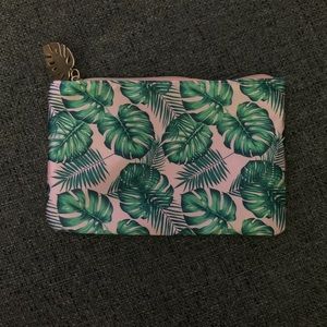 ✨5/$20✨ Ipsy August 2022 Makeup Bag Only